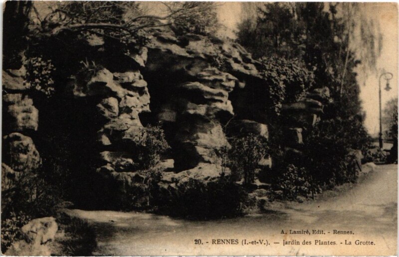 Carte postale ancienne Rennes Jardin des Plantes, La Grotte France à Rennes