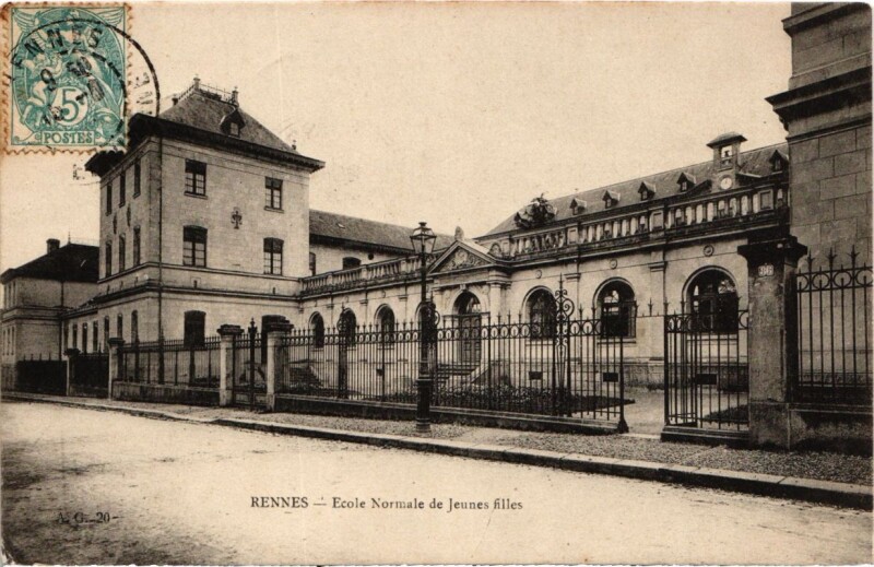 Carte postale ancienne Rennes Ecole Nationale de Jeunes filles France à Rennes