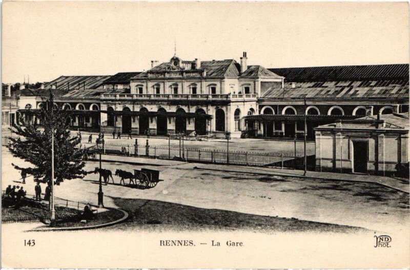 Carte postale ancienne Rennes La Gare France à Rennes
