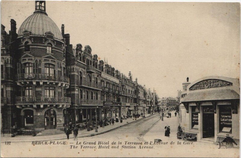 Carte postale ancienne Berck-Plage-Le Grand Hótel de la Terrasse et l'Avenue de la Gare à Berck
