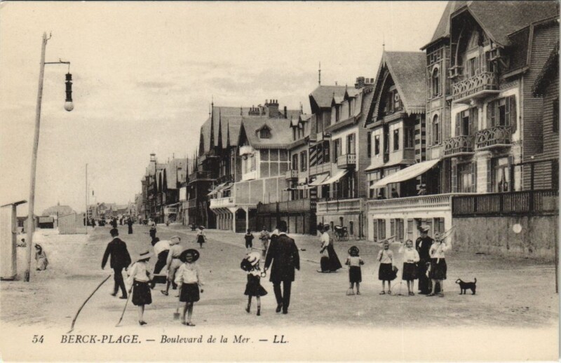 Carte postale ancienne Berck-Plage-Boulevard de la Mer à Berck