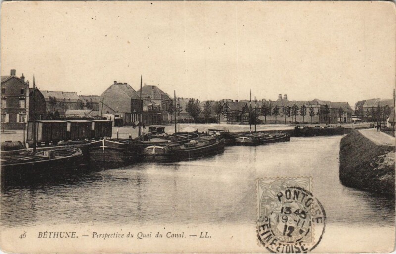 Carte postale ancienne Bethune-Perspective du Quai du Canal