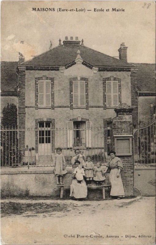 Carte postale ancienne Maisons - Ecole et Mairie à Maisons