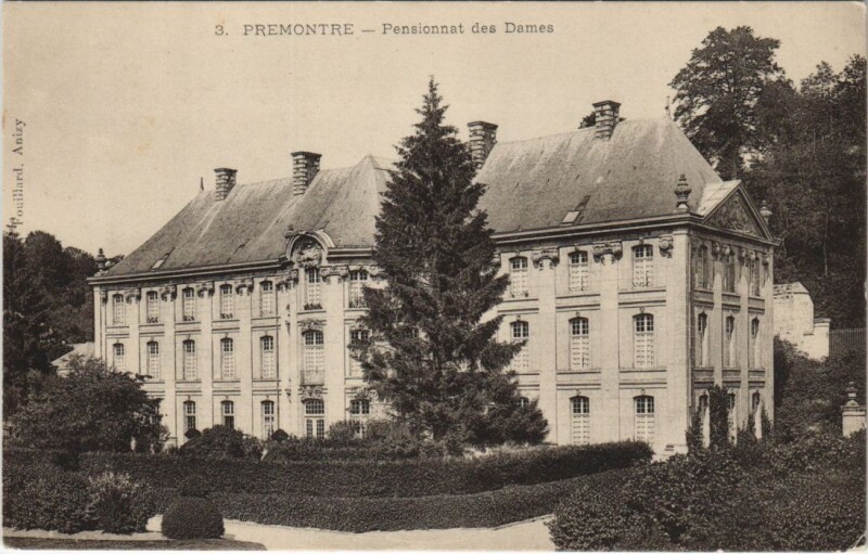 Carte postale ancienne Premontre - Pensionnat des Dames à Prémontré