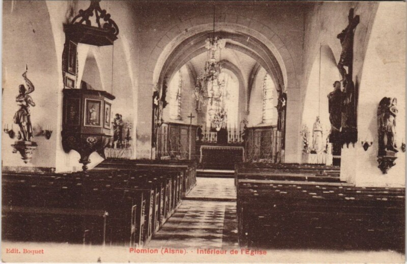 Carte postale ancienne Plomion - Interieur de l'Eglise à Plomion