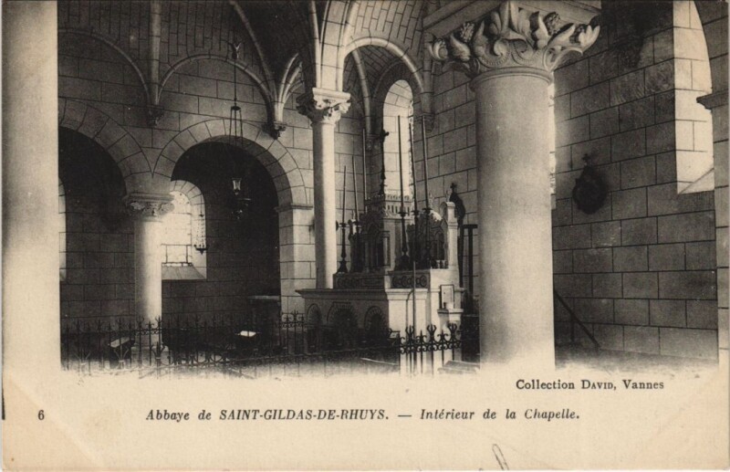 Carte postale ancienne Abbaye de Saint-Gildas-de-Rhuys - Interieur de la Chapelle à Saint-Gildas-de-Rhuys