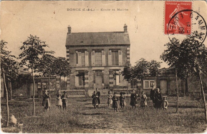 Carte postale ancienne Bonce Ecole et Mairie