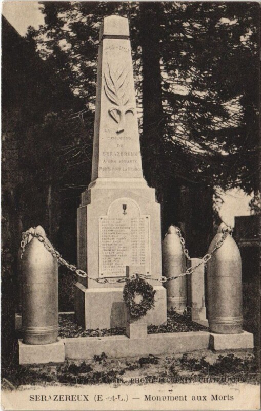 Carte postale ancienne Serazereux - Monument aux Morts à Serazereux