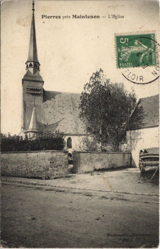 Carte postale ancienne Pierres pres Maintenon - L'Eglise à Maintenon