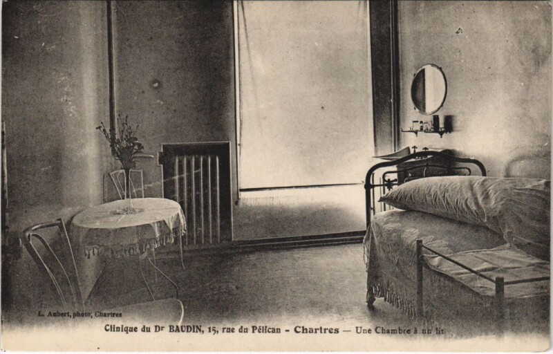 Carte postale ancienne Clinique du Dr.Baudin 15 rue du Pélican - Chartres - Une Chambre... à Chartres