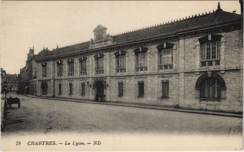 Carte postale ancienne Chartres - Le Lycee à Chartres
