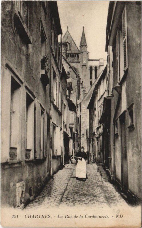 Carte postale ancienne Chartres - La Rue de la Cordonnerie à Chartres