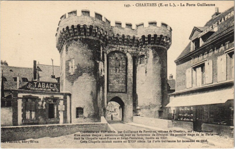 Carte postale ancienne Chartres - La Porte Guillaume à Chartres