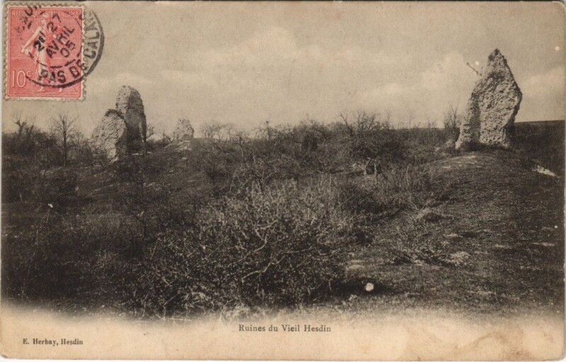 Carte postale ancienne Hesdin - Ruines du Vieil Hesdin à Hesdin