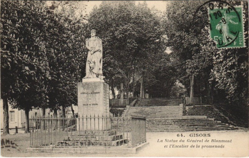 Carte postale ancienne Gisors La Statue du General du Blanmont, I'Escalier de la promena à Gisors