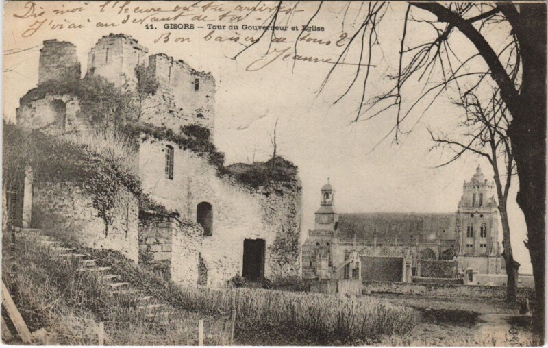 Carte postale ancienne Gisors - La Tour du Gouverneur et Eglise à Gisors