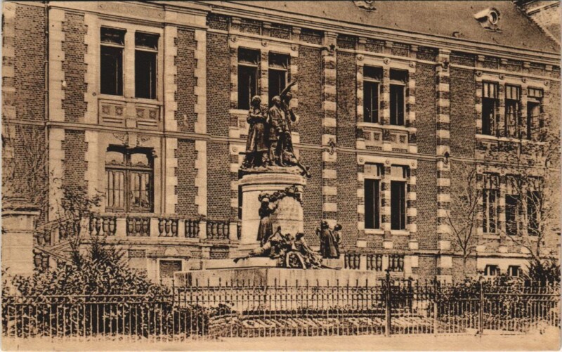 Carte postale ancienne Laon- Ecole Normale France