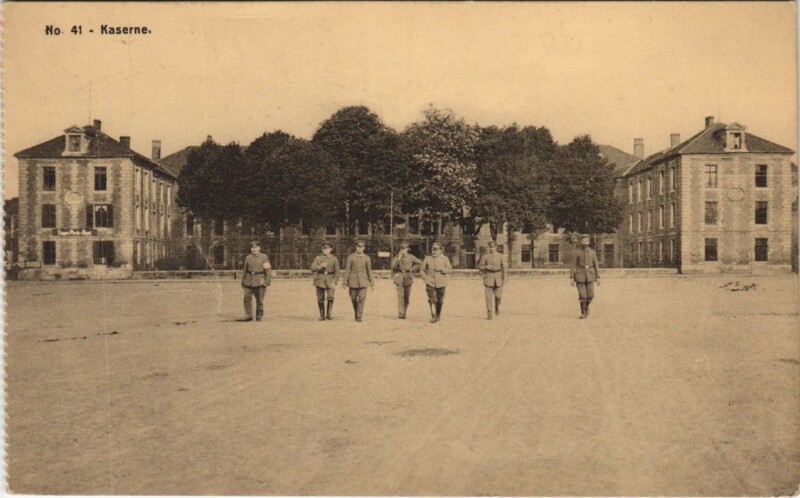 Carte postale ancienne Laon- Kaserne France