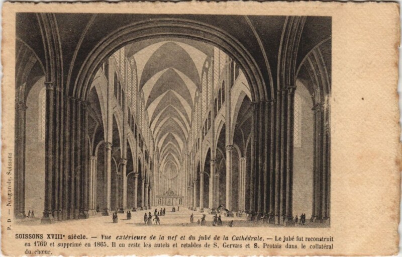 Carte postale ancienne Soissons- La Cathedrale,Vue exterieure de la nef France à Soissons