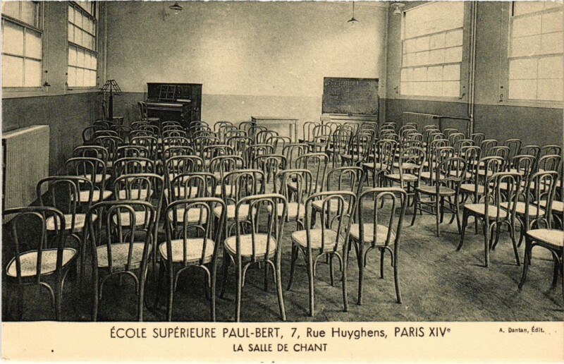 Carte postale ancienne Ecole Supérieure Paul-Bert - La Salle de Chant à Paris 14e