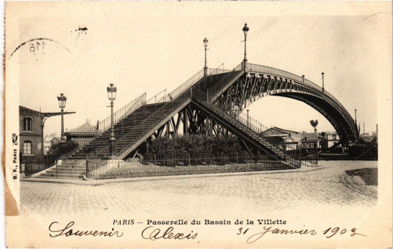 Carte postale ancienne Passerelle du Bassin de la Villette à Paris 19e