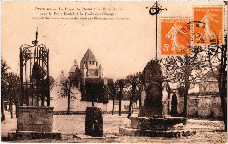 Carte postale ancienne Provins Place du Chatel à Provins