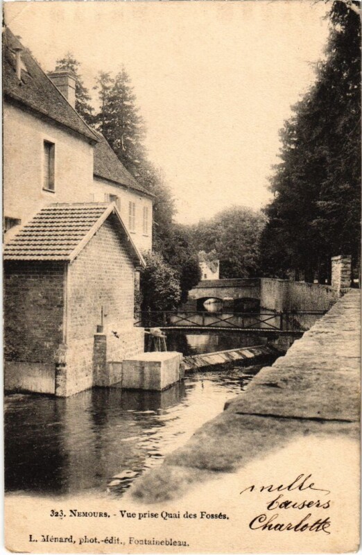 Carte postale ancienne Nemours vue prise Quai des Fosses à Nemours
