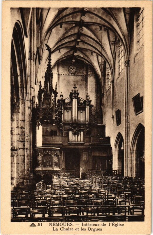 Carte postale ancienne Nemours Interieur de l'Eglise La Chaire et les Orgues à Nemours