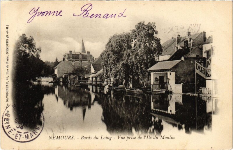 Carte postale ancienne Nemours Bords du Loing à Nemours