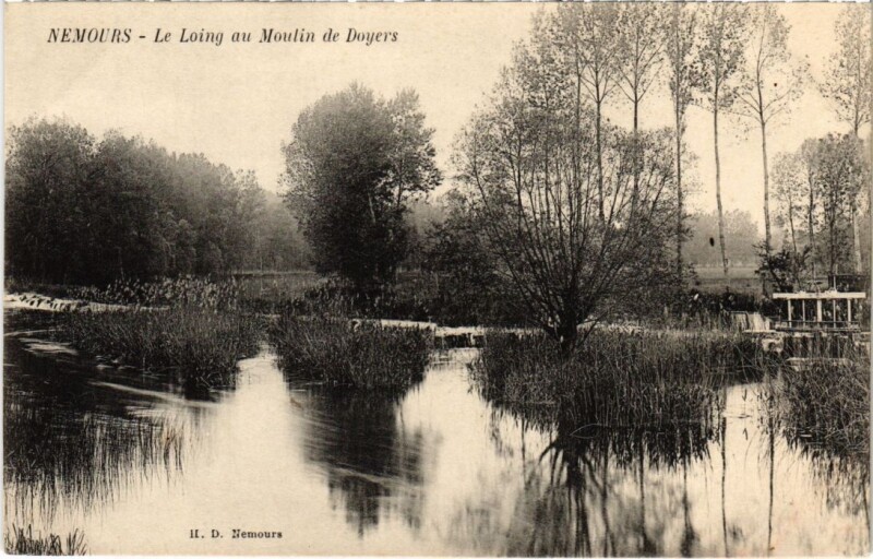 Carte postale ancienne Nemours Le Loing au Moulin de Doyers à Nemours