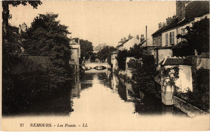 Carte postale ancienne Nemours Les Fosses à Nemours