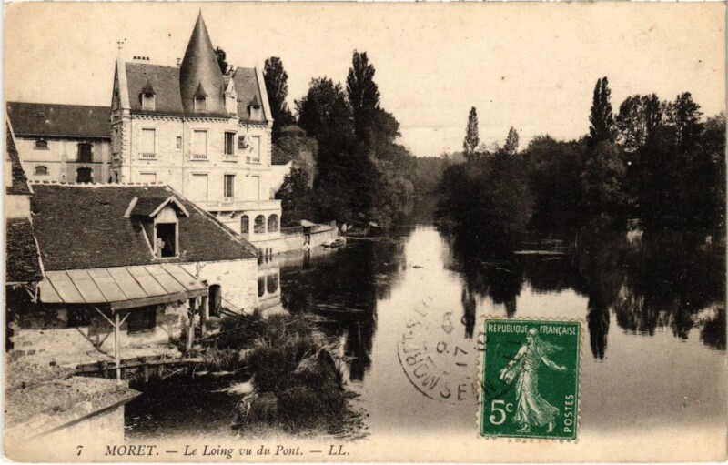 Carte postale ancienne Moret sur Loing Le Loing vu du Pont