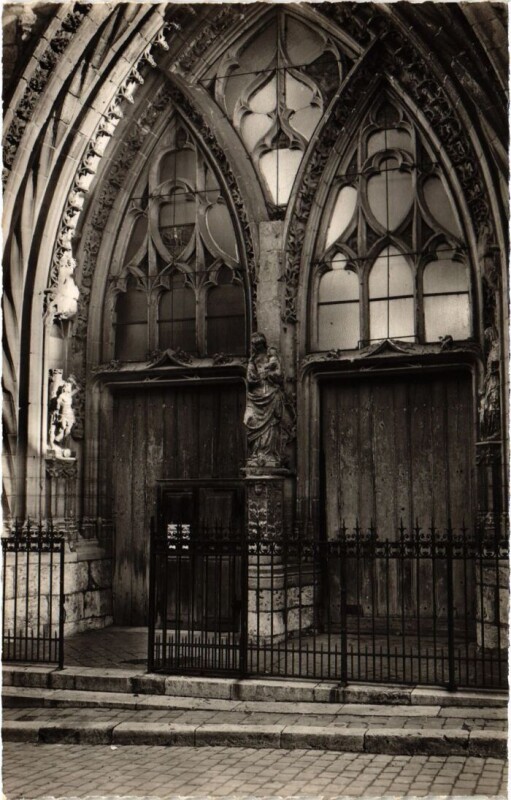 Carte postale ancienne Moret sur Loing Eglise Notre Dame