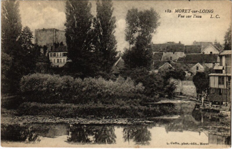 Carte postale ancienne Moret sur Loing vue sur l'eau