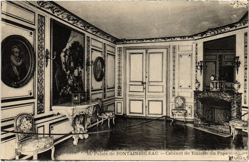 Carte postale ancienne Fontainebleau Palais - Cabinet du Toilette du Pape à Fontainebleau