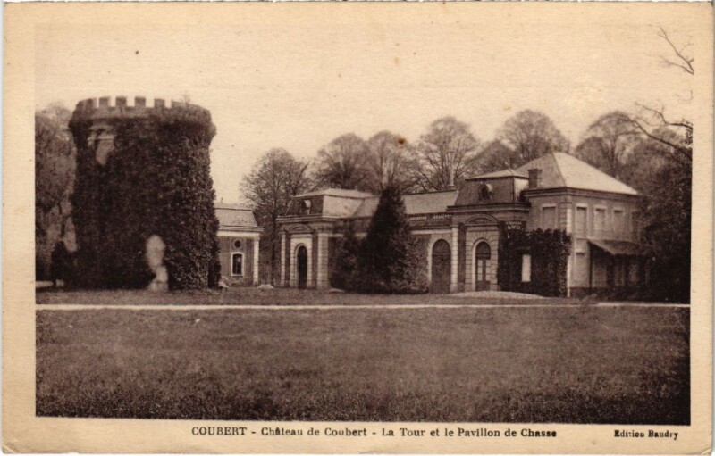 Carte postale ancienne Coubert Chateau de Coubert - La Tour et la Pavillon de Chasse à Coubert