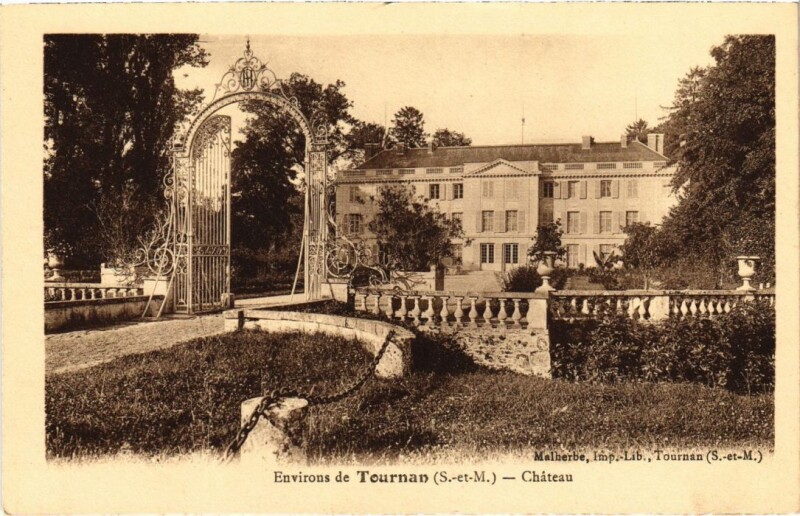 Carte postale ancienne Tournan-en-Brie Chateau à Tournan-en-Brie