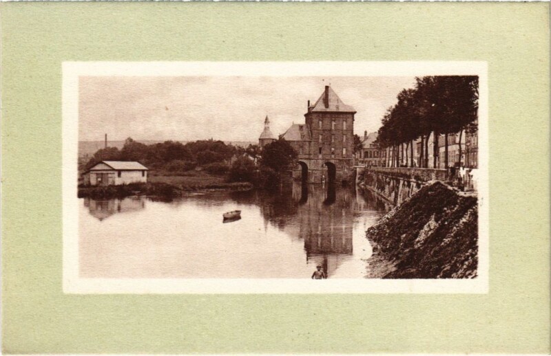 Carte postale ancienne Provins Village Scene à Provins
