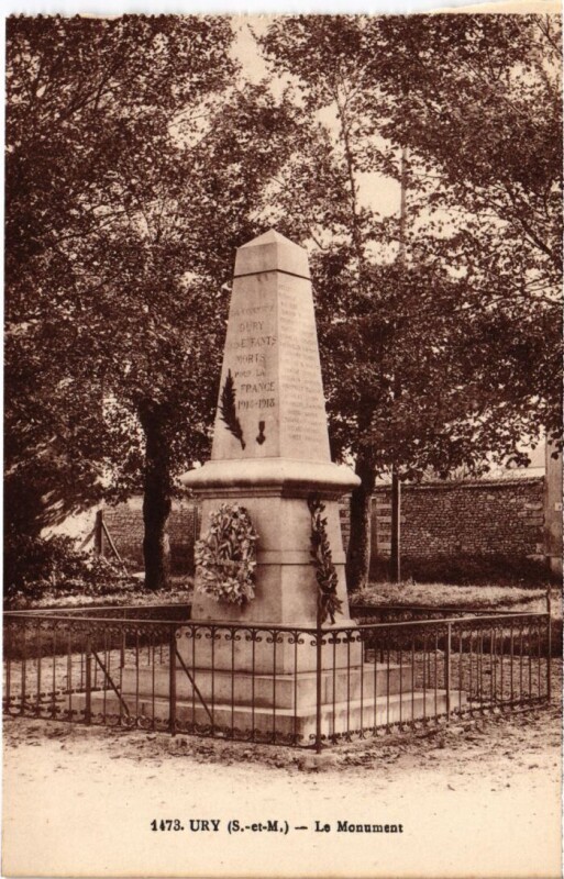 Carte postale ancienne Ury Le Monument