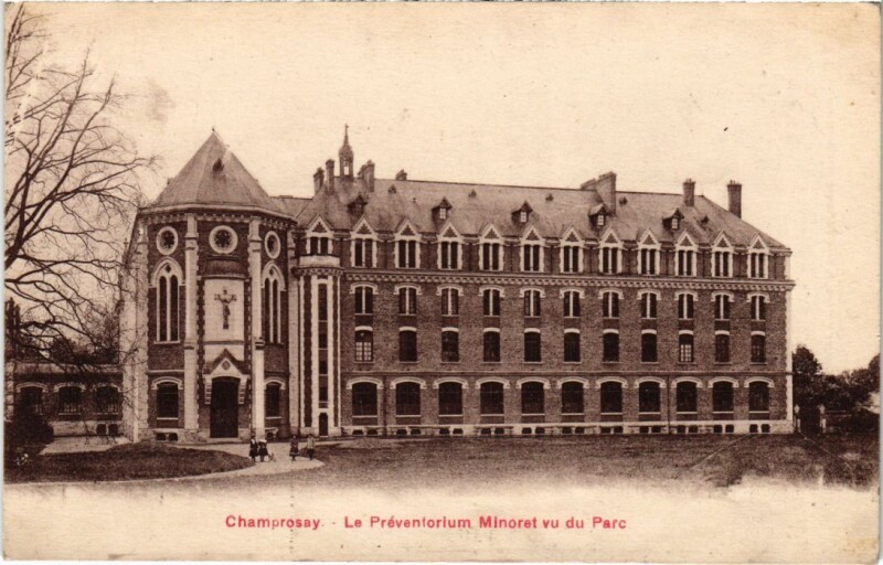 Carte postale ancienne Champrossay Le Preventorium Minoret vu du Parc