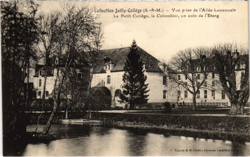 Carte postale ancienne Juilly College - Vue prise de l'Allee Lamennais à Juilly