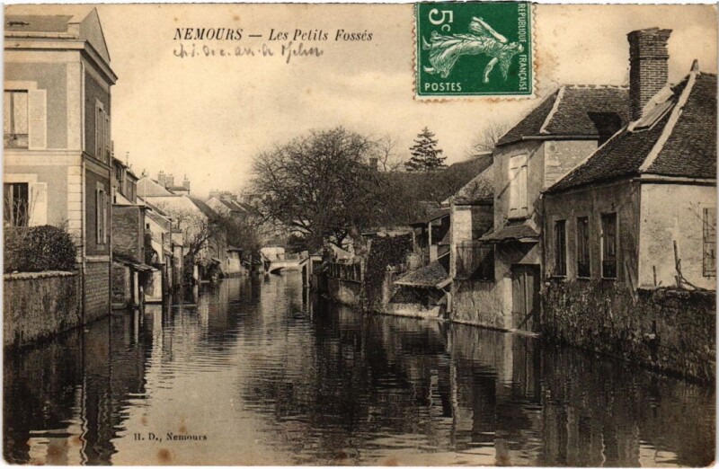 Carte postale ancienne Nemours Les Petits Fosses à Nemours