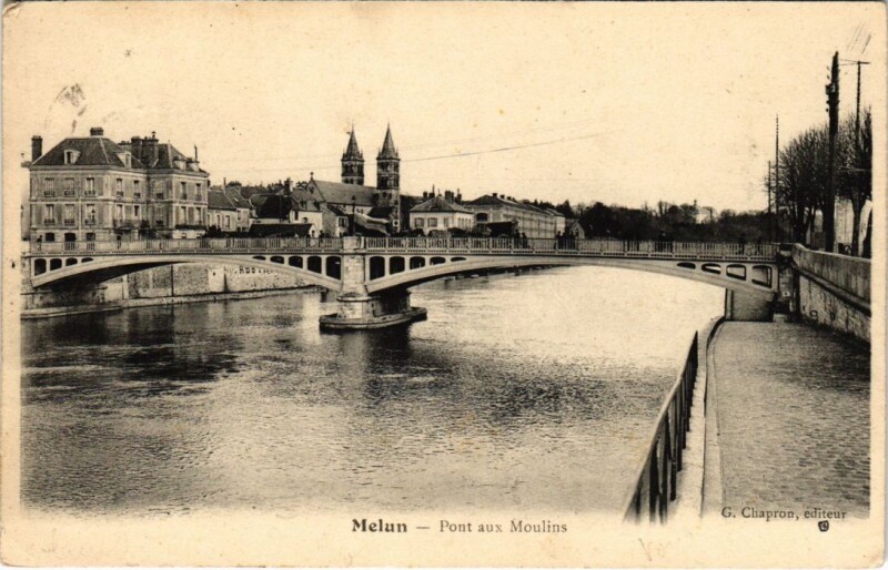 Carte postale ancienne Melun Pont aux Moulins à Melun