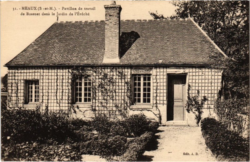 Carte postale ancienne Meaux Pavillon de Travail de Bossuet dans le Jardin de l'Eveche à Meaux