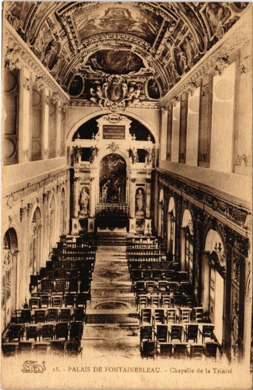 Carte postale ancienne Fontainebleau Palais - Chapelle de la Trinite à Fontainebleau
