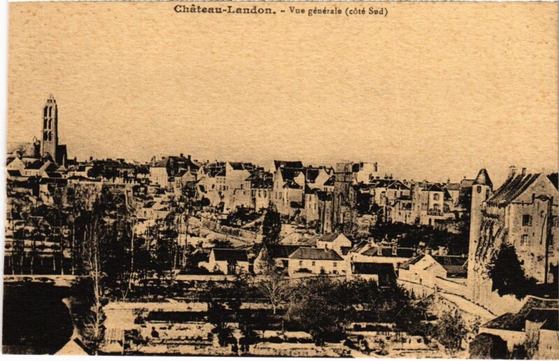 Carte postale ancienne Chateau-Landon Vue Generale - Cote Sud