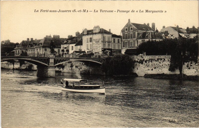 Carte postale ancienne La Ferte-sous-Jouarre La Terrasse - Passage de La Marguerite à Jouarre