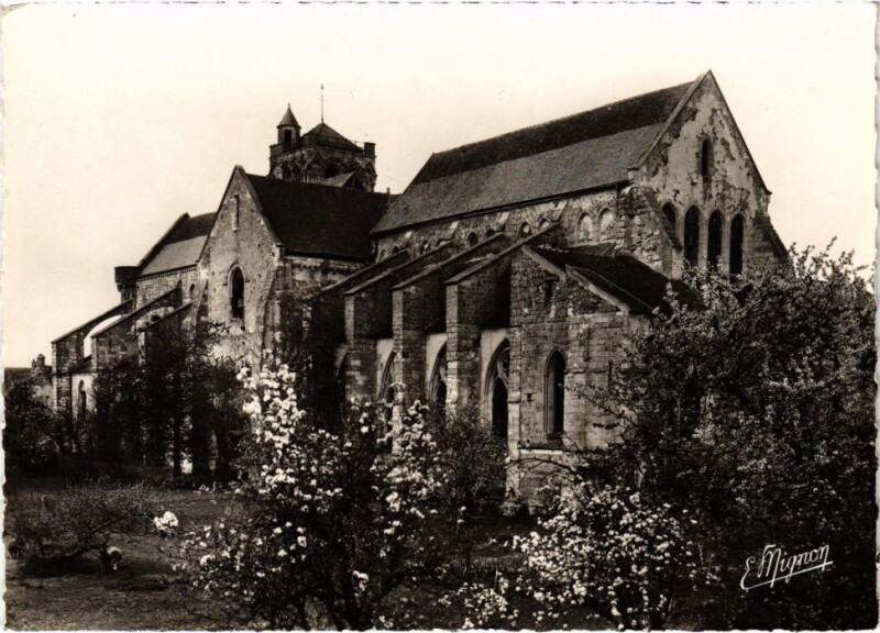 Carte postale ancienne Champeaux L'Absside de l'Eglise à Champeaux