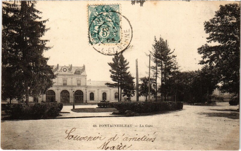 Carte postale ancienne Fontainebleau La Gare à Fontainebleau