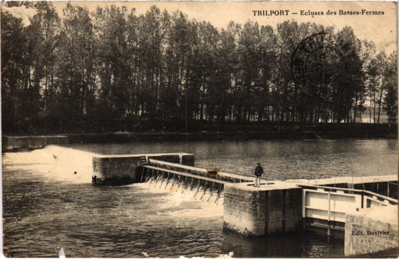 Carte postale ancienne Trilport Ecluses des Basses-Fermes à Trilport